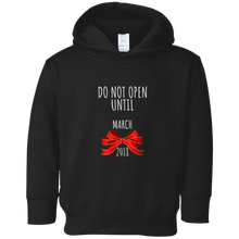 Do Not Open Until March 2018 Pregnancy Announcement Xmas Tee