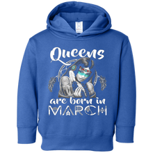 Queens are born in March T-Shirt